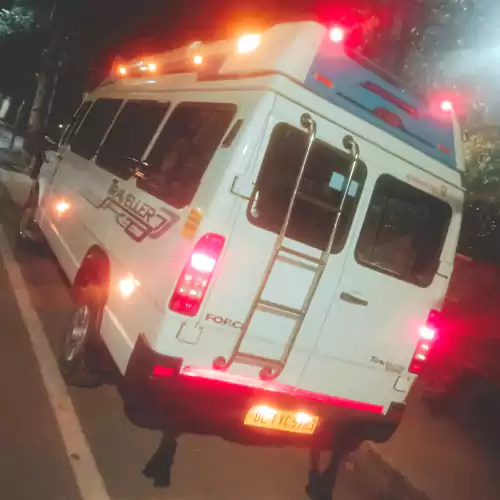 Mahadev Tempo Traveller